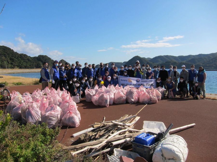 海岸清掃の集合写真