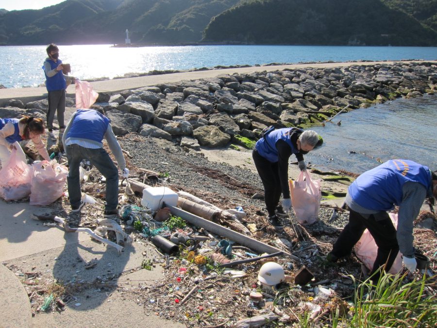 七類の海岸清掃活動
